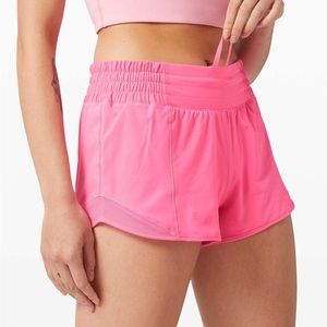 lululemon hotty hot 2.5 shorts